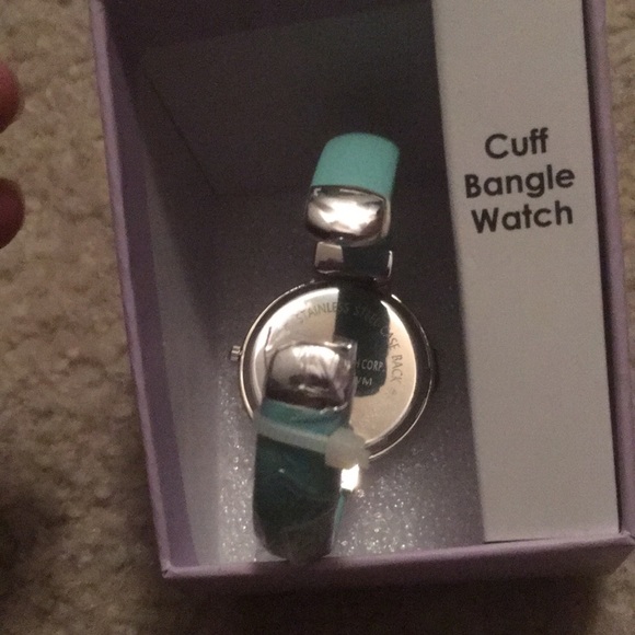 Watch - Picture 2 of 3